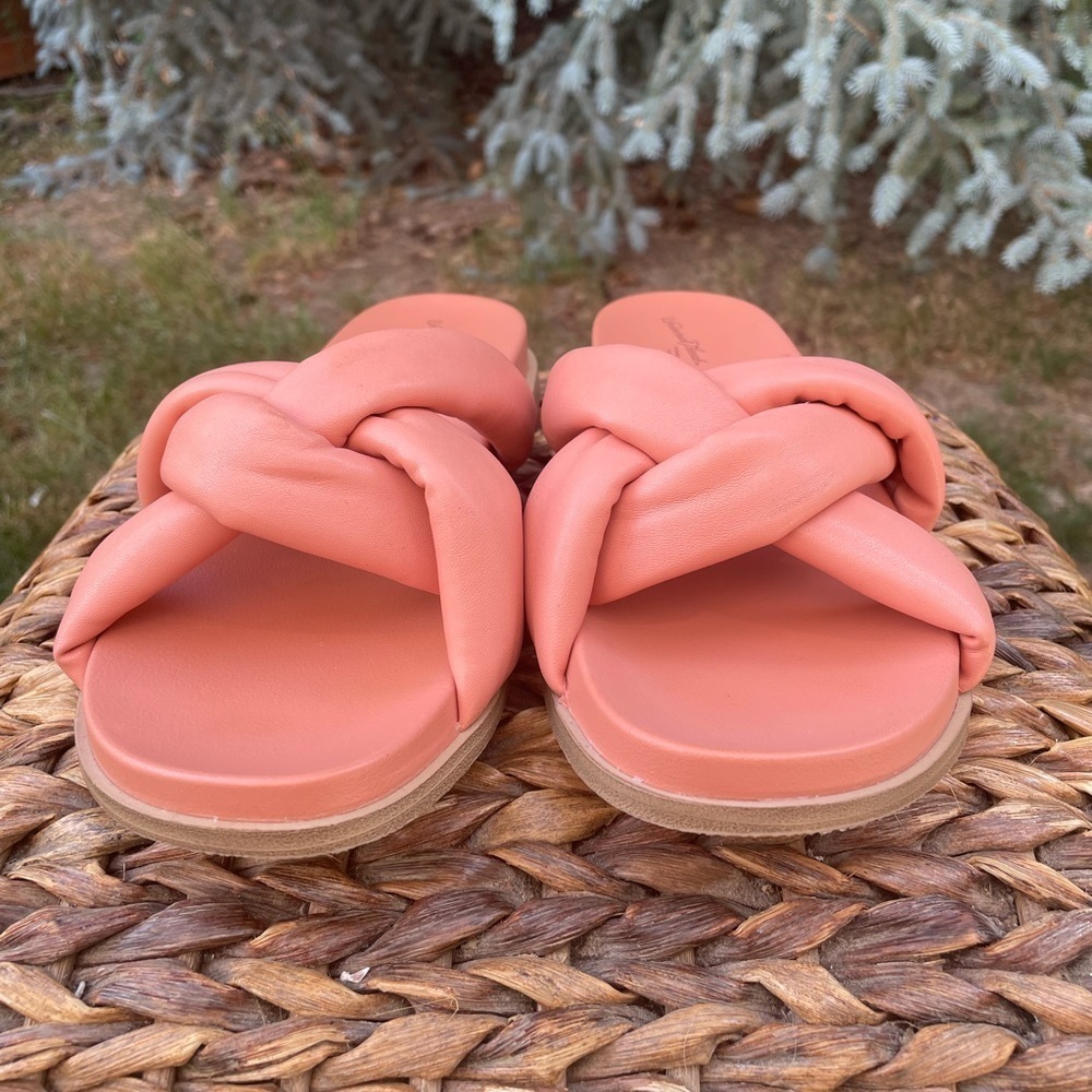 Women's Coral Pink Cosette Puffy Cross Strap Slide Flat Sandals - Size 8